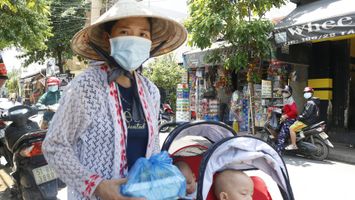 Chính sách mới tháng 3: Thu nhập dưới 2 triệu/tháng ở TP là hộ nghèo