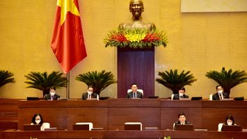 Phiên chất vấn và trả lời chất vấn tại Phiên họp thứ Chín, Ủy ban Thường vụ Quốc hội: Giải pháp căn cơ nào để phát triển thương mại điện tử?