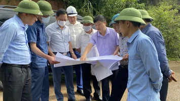 Quyết sách của Hội đồng nhân dân: Điều tra xã hội học hoặc xin ý kiến chuyên gia