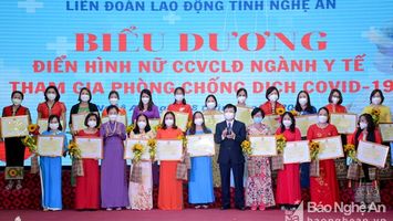 Biểu dương 77 nữ chiến sỹ áo trắng tiêu biểu trong công tác phòng, chống dịch Covid-19