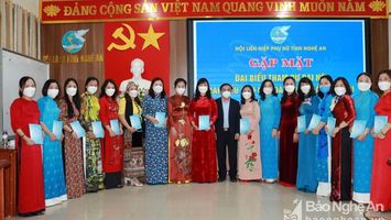 Gặp mặt đoàn đại biểu Nghệ An tham dự Đại hội đại biểu Phụ nữ toàn quốc
