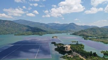 Nghệ An chấp thuận chủ trương đầu tư 2 dự án điện mặt trời trị giá 7.800 tỷ đồng