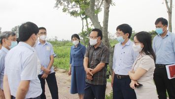 Hội đồng nhân dân tỉnh làm việc với thị xã Cửa Lò về các dự án chậm tiến độ