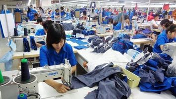 Nghỉ lễ 30/4 và 1/5, người lao động được tính lương, thưởng thế nào?