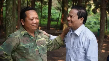Những chuyến thăm huyện nghèo xứ Nghệ của nguyên Bộ trưởng