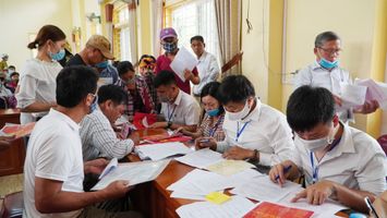 Giải quyết tồn đọng trong cấp giấy chứng nhận quyền sử dụng đất