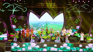 Khai mạc Lễ hội Làng Sen năm 2022