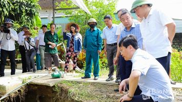 Chủ tịch UBND tỉnh kiểm tra hiện trường sụt lún ở Quỳ Hợp: Đặt sự an toàn, cuộc sống ổn định của người dân lên trên hết