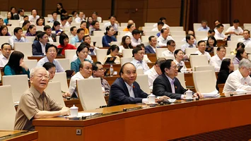 Quốc hội thảo luận về kết quả thực hiện kế hoạch phát triển kinh tế