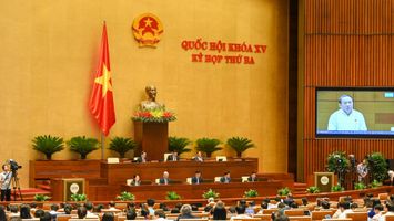 Linh hoạt các giải pháp kiềm chế giá xăng dầu tăng cao