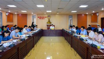 Hội đồng nhân dân tỉnh Nghệ An thẩm tra các dự thảo Nghị quyết về công tác giảm nghèo