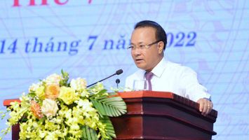 Đồng chí Nguyễn Nam Đình đề nghị UBND tỉnh triển khai ngay kết luận chất vấn sau kỳ họp.