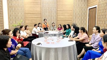 Nhóm nữ đại biểu Quốc hội và Hội đồng nhân dân tỉnh Nghệ An thống nhất nhận đỡ đầu 5 trẻ mồ côi