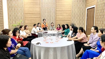 Nhóm nữ đại biểu Quốc hội và Hội đồng nhân dân tỉnh Nghệ An thống nhất nhận đỡ đầu 5 trẻ mồ côi