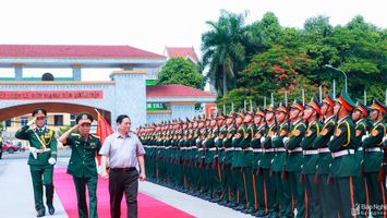 Thủ tướng Phạm Minh Chính thăm, làm việc tại Bộ Tư lệnh Quân khu 4