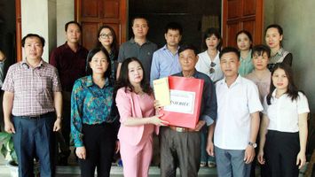 Đoàn công tác Báo Đại biểu Nhân dân dâng hương tri ân các anh hùng Liệt sĩ tại Quảng Bình, Hà Tĩnh, Nghệ An
