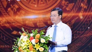 Luôn dành những điều tốt đẹp nhất cho sự nghiệp trồng người và cho nhiều tài năng Nghệ An tiếp tục tỏa sáng