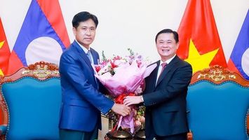 Lãnh đạo tỉnh Nghệ An tiếp xã giao Bộ trưởng Bộ Tư pháp CHDCND Lào