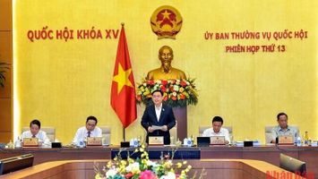 Chất vấn nhiều vấn đề “nóng” thuộc hai lĩnh vực tại phiên họp của Ủy ban Thường vụ Quốc hội
