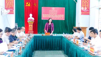 Đoàn giám sát của Hội đồng Dân tộc làm việc tại xã Môn Sơn, huyện Con Cuông, Nghệ An