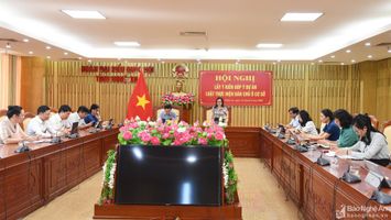 Đoàn đại biểu Quốc hội tỉnh Nghệ An lấy ý kiến góp ý vào dự thảo Luật Thực hiện dân chủ ở cơ sở