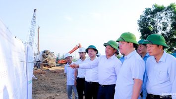 Chủ tịch UBND tỉnh Nguyễn Đức Trung kiểm tra, đốc thúc tiến độ dự án đường ven biển