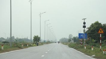 UBND thành phố Vinh trả lời của cử tri Nguyễn Hồng Sơn, xóm Xuân Đồng, xã Nghi Đức, thành phố Vinh về kiến nghị lắp đèn tín hiệu giao thông và làm hệ thống mương thoát nước tuyến đường 72m.