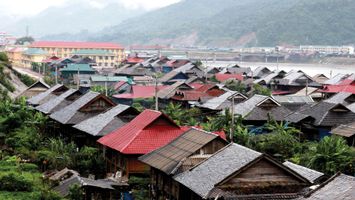 Bộ Nông nghiệp và Phát triển nông thôn trả lời kiến nghị của cử tri về chính sách đặc thù về di dân, tái định cư các dự án thủy lợi, thủy điện