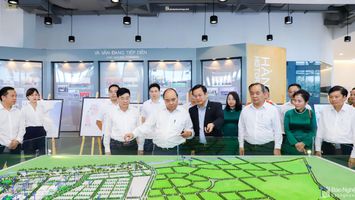 Chủ tịch nước Nguyễn Xuân Phúc thăm Khu Công nghiệp VSIP Nghệ An