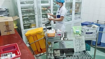 Thủ tướng Chính phủ chỉ đạo bảo đảm thuốc, trang thiết bị y tế phục vụ công tác khám, chữa bệnh