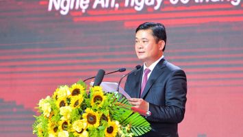 Học tập tấm gương đạo đức của Tổng Bí thư Lê Hồng Phong, tiếp tục nỗ lực phấn đấu xây dựng và phát triển quê hương giàu mạnh, văn minh *