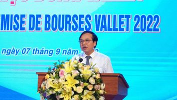Từ học bổng Vallet, nhân lên những tấm lòng nhân ái *