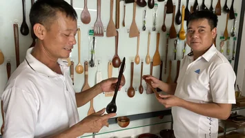Đất khó Hóc Chọ và chuyện "trường đời"