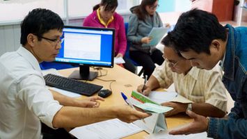 Bộ Nội vụ trả lời kiến nghị cử tri về tăng mức lương khởi điểm cho cán bộ, công chức cấp xã