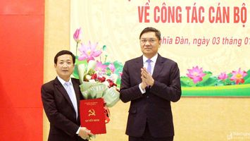 Trao quyết định bổ nhiệm Bí thư Huyện uỷ Nghĩa Đàn