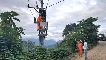 Cử tri huyện Kỳ Sơn đề nghị kiểm tra, đôn đốc nhà thầu tiếp tục thi công Dự án điện lưới quốc gia