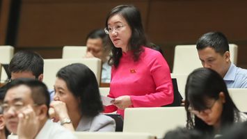ĐBQH Thái Thị An Chung: Nên quy định độ tuổi được điều khiển xe gắn máy từ đủ 15 tuổi