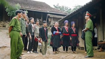 Cử tri đề nghị quan tâm đến phụ cấp đặc thù của xã biên giới