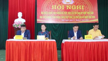 Đại biểu Quốc hội giải trình dự thảo Luật Bảo hiểm xã hội về giảm độ tuổi và tăng mức hỗ trợ cho người cao tuổi