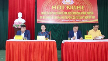 Đại biểu Quốc hội giải trình dự thảo Luật Bảo hiểm xã hội về giảm độ tuổi và tăng mức hỗ trợ cho người cao tuổi