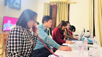 Tiếp nhận 12 ý kiến cử tri qua đường dây điện thoại trực tuyến tại phiên chất vấn kỳ họp HĐND tỉnh