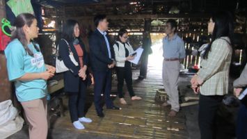Thường trực HĐND huyện Con Cuông giám sát việc thực hiện các chính sách an sinh xã hội dịp Tết Nguyên đán Quý Mão
