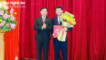 Nghệ An: Trao Quyết định Ban Bí thư chuẩn y đồng chí Phạm Trọng Hoàng tham gia Ban Thường vụ Tỉnh ủy nhiệm kỳ 2020