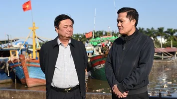 Bộ trưởng Lê Minh Hoan: Ghi chép ở một cảng cá/Hay ngẫm nghĩ về câu chuyện Tam Ngư