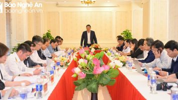 Phó Bí thư Tỉnh ủy Hoàng Nghĩa Hiếu làm việc với Ban Thường vụ Đảng ủy Khối Doanh nghiệp tỉnh