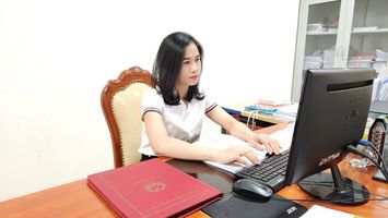 Nữ chuyên viên trẻ tâm huyết, trách nhiệm, hiệu quả trong công tác tham mưu hoạt động của Hội đồng nhân dân tỉnh