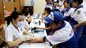 Giải quyết khó khăn trong việc phát triển cơ sở khám chữa bệnh nơi đông công nhân