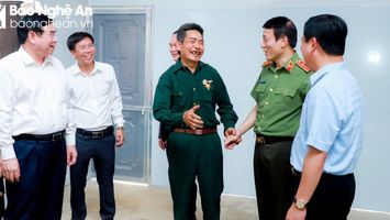Bộ Công an bàn giao nhà tình nghĩa tặng hộ nghèo, hộ khó khăn tại Nghệ An