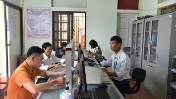 Xây dựng chính sách hỗ trợ cán bộ, công chức làm việc tại bộ phận một cửa