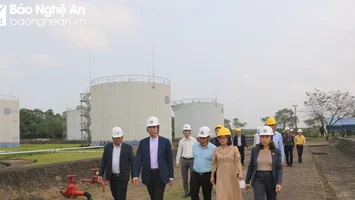 Đoàn ĐBQH tỉnh giám sát việc thực hiện chính sách pháp luật về phát triển năng lượng tại Công ty Xăng dầu Nghệ An